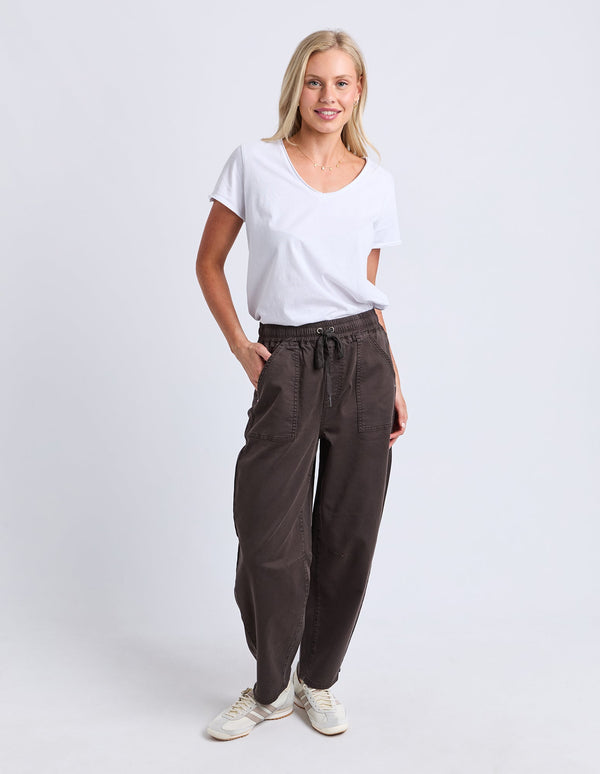 elm-lifestyle-quinn-barrel-jogger-chocolate