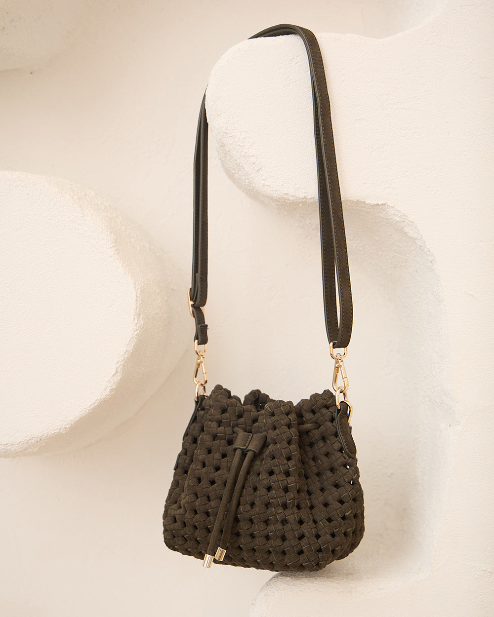 elms-and-king-box-weave-bucket-khaki