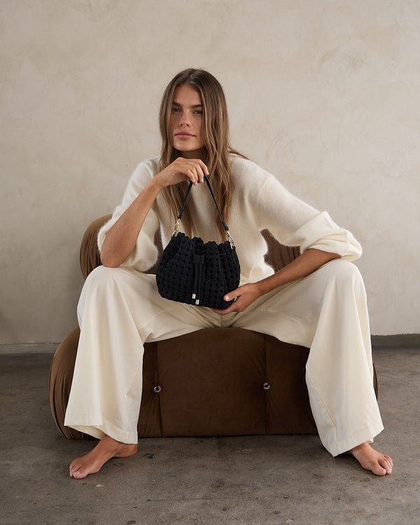 elms-and-king-box-weave-bucket-navy