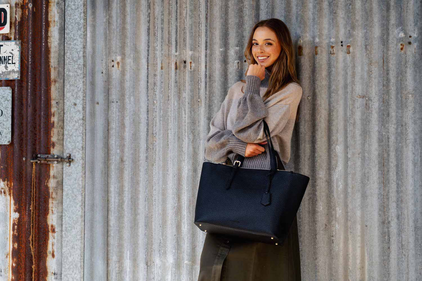 Carmine Tote - Black