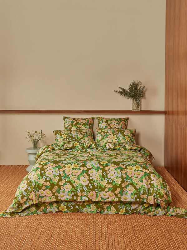 bonnie-neil-buttercup-olive-quilt-cover