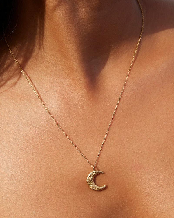 agapee-artemis-necklace