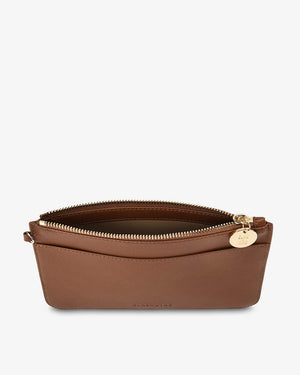 elms-and-king-flat-pouch-tan-saffiano