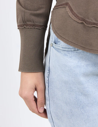 Closer look to Farrah Long Sleeve - Coffee Quartz sleeve details