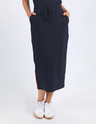 foxwood stabilize skirt in navy