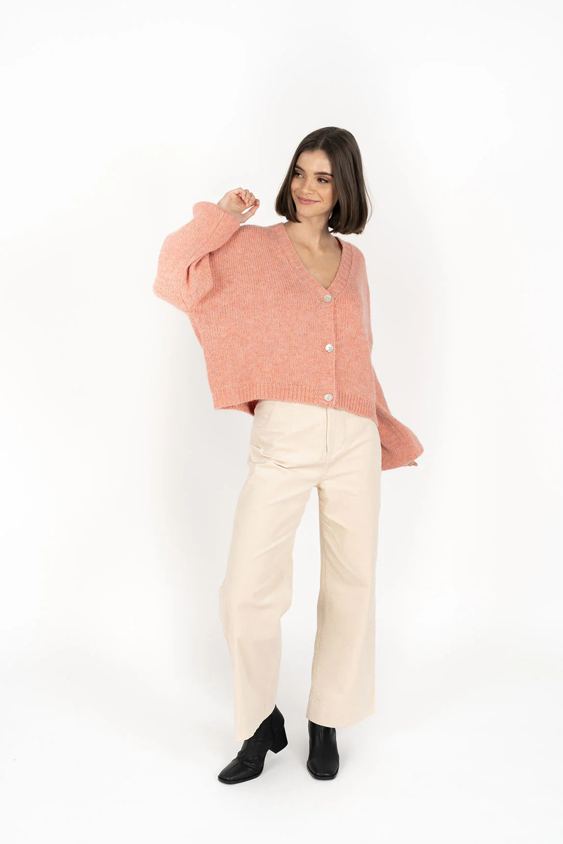 woman wearing Zia Cardi - Coral and pebble pants