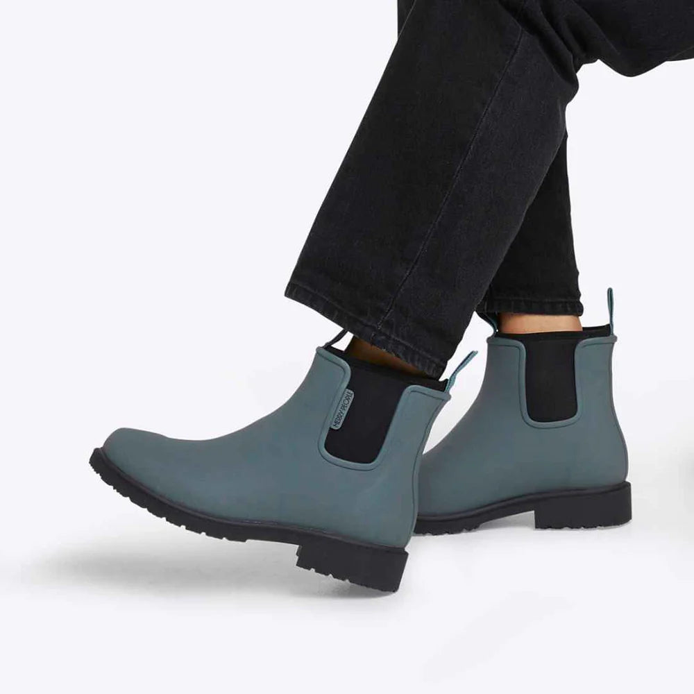 showing only man's leg wearing black pants and Bobbi Boot - Slate/Black