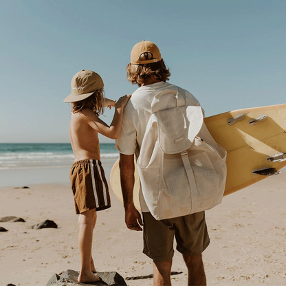 sande-kids-beach-hauler-backpack-sand