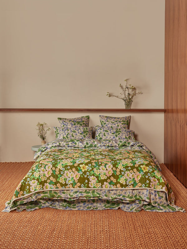 bonnie-neil-buttercup-olive-lilas-blue-quilted-throw