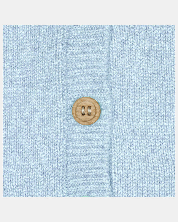 closer look to Organic Cardigan Remy button details