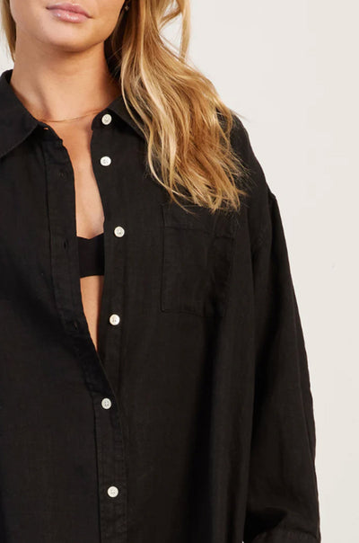 closer look to Hampton linen beach dress black front details