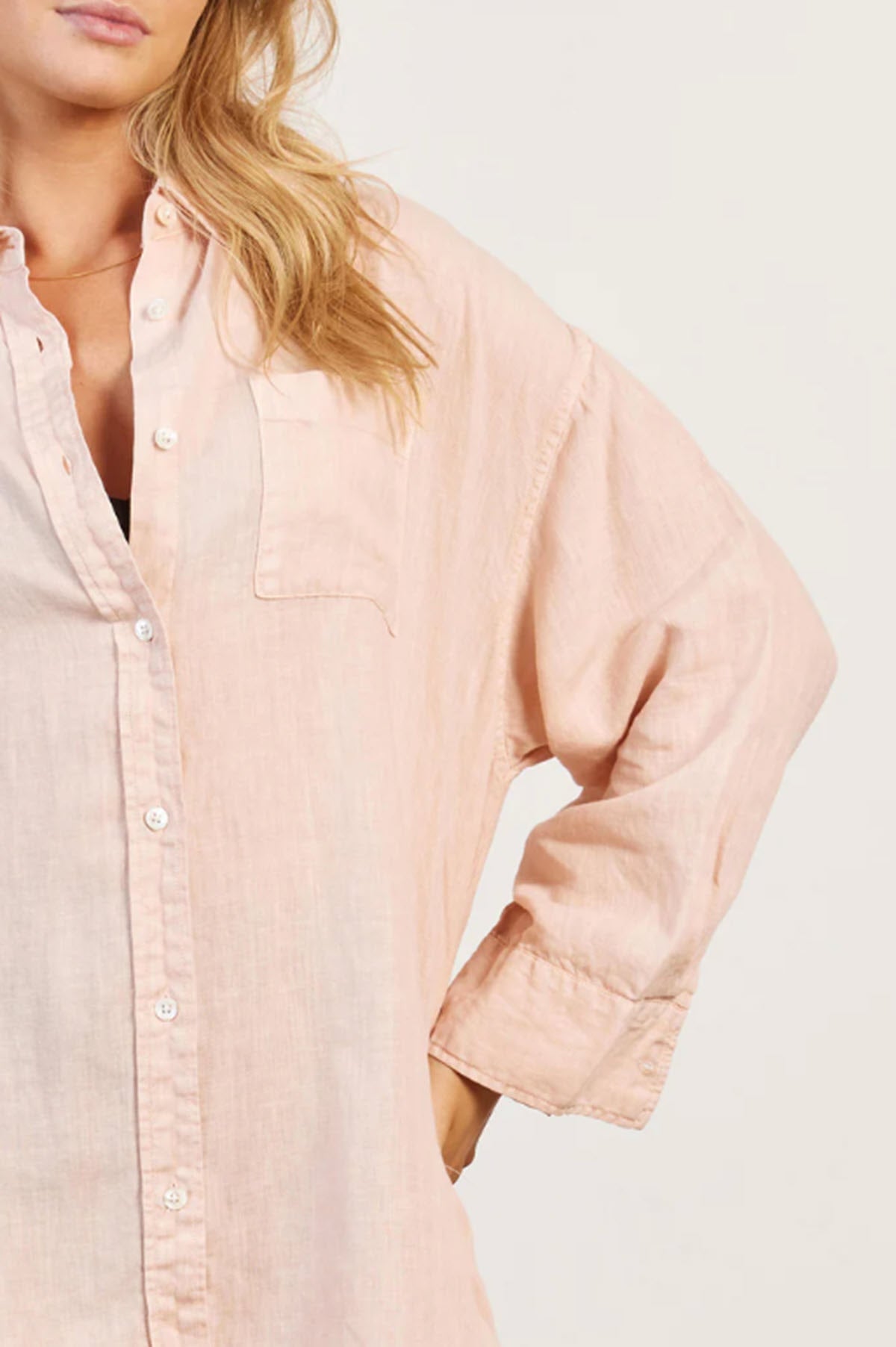 closer look to Hampton Linen Beach Dress - Peach design details