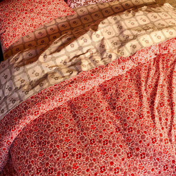 sage-x-clare-magnolia-cotton-quilt-cover-poppy