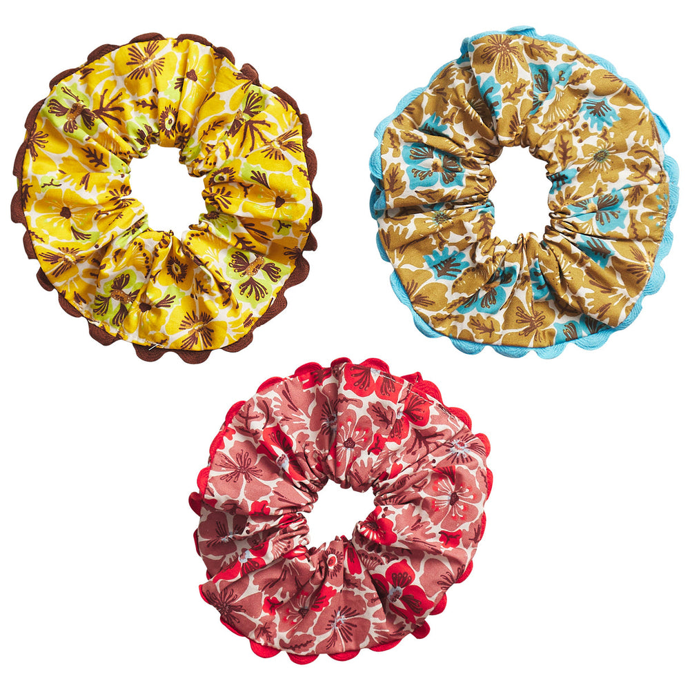 sage-x-clare-magnolia-cotton-scrunchie-set