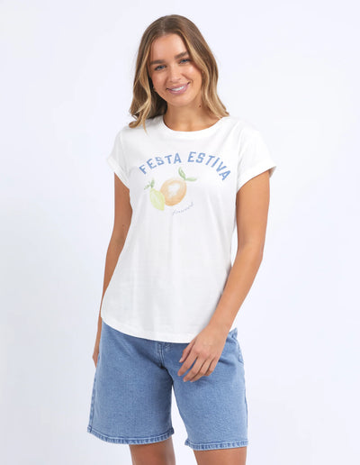 woman wearing foxwood italian summer tee vintage in white, denim short