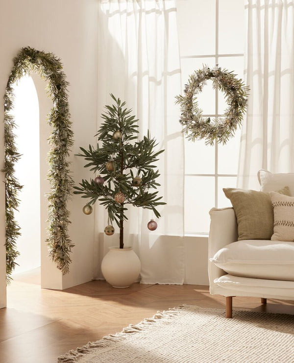 Native Wreath LED with Berries