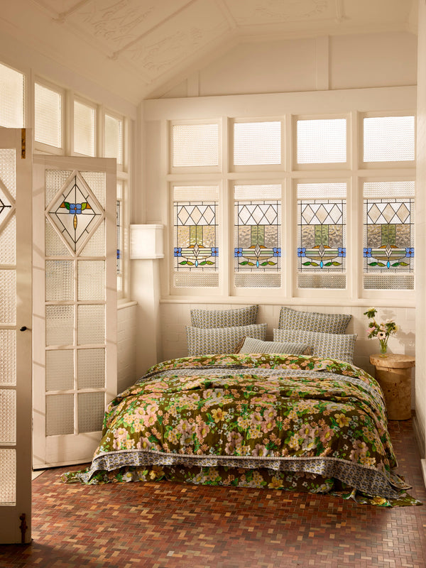 bonnie-neil-buttercup-olive-lilas-blue-quilted-throw