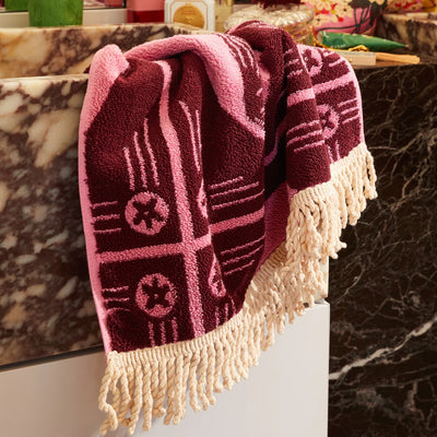Gigi Hand Towel - Cosmo Pink closer fringe design