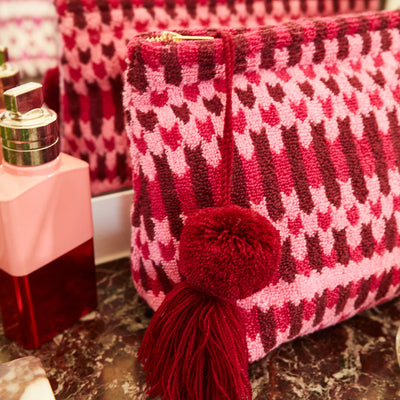 Closer look Arlette Terry Pouch - Cosmo Pink tussel