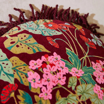 closer look of Genevieve Fringe Cushion print design and fringe