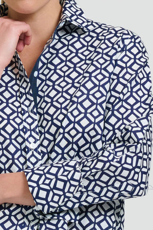 Elodie Girlfriend Shirt - White/Navy Geo