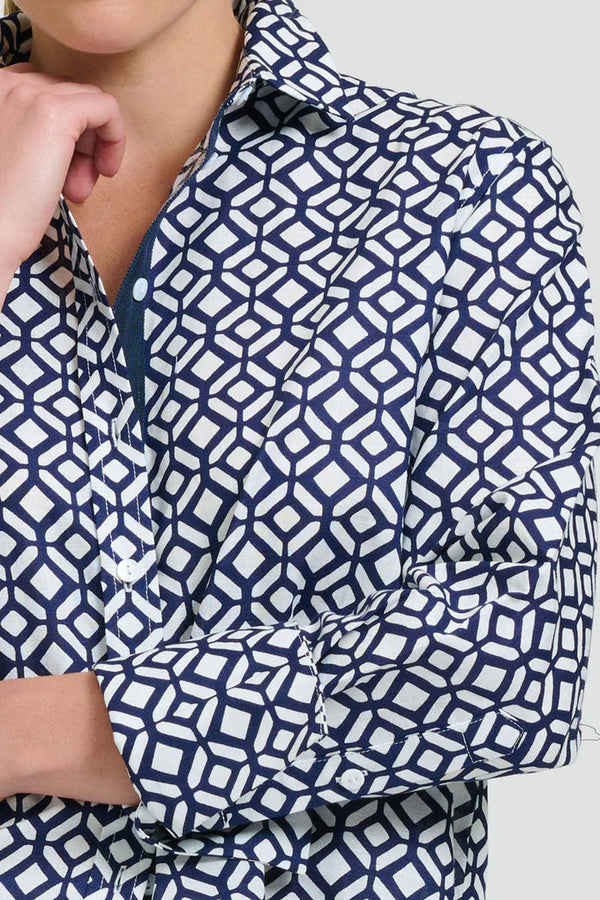 Elodie Girlfriend Shirt - White/Navy Geo