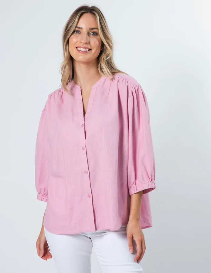 woman wearing Tammy Blouse - Marshmallow and white pants
