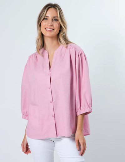 woman wearing Tammy Blouse - Marshmallow and white pants