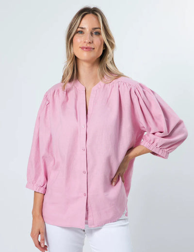 woman wearing Tammy Blouse - Marshmallow and white pants