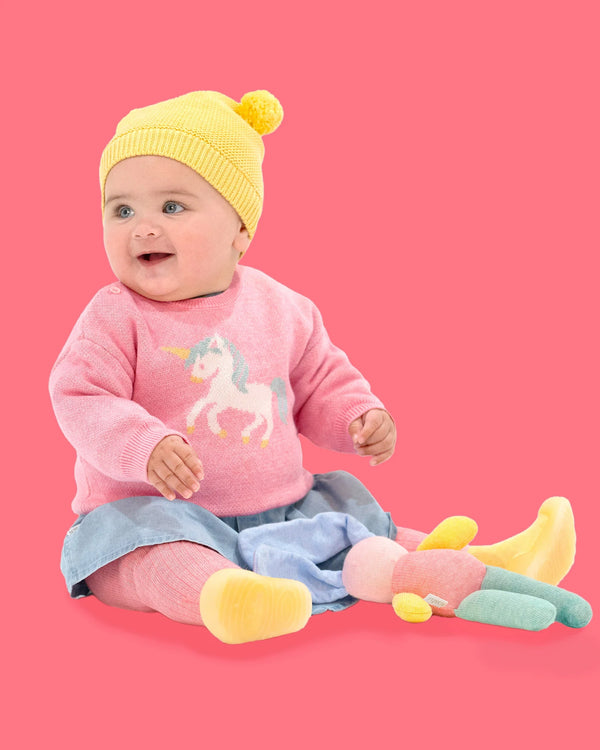 toddler wearing Organic Beanie Snowy - Banana