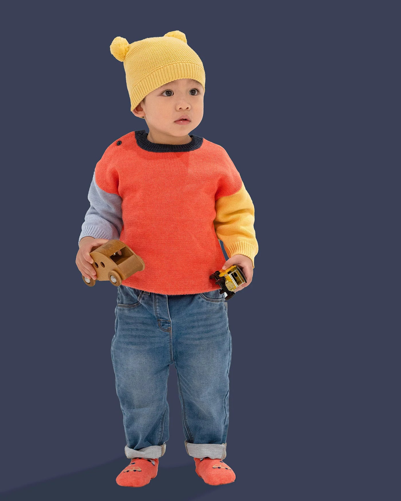 baby wearing Pullover Bobby - Paprika 