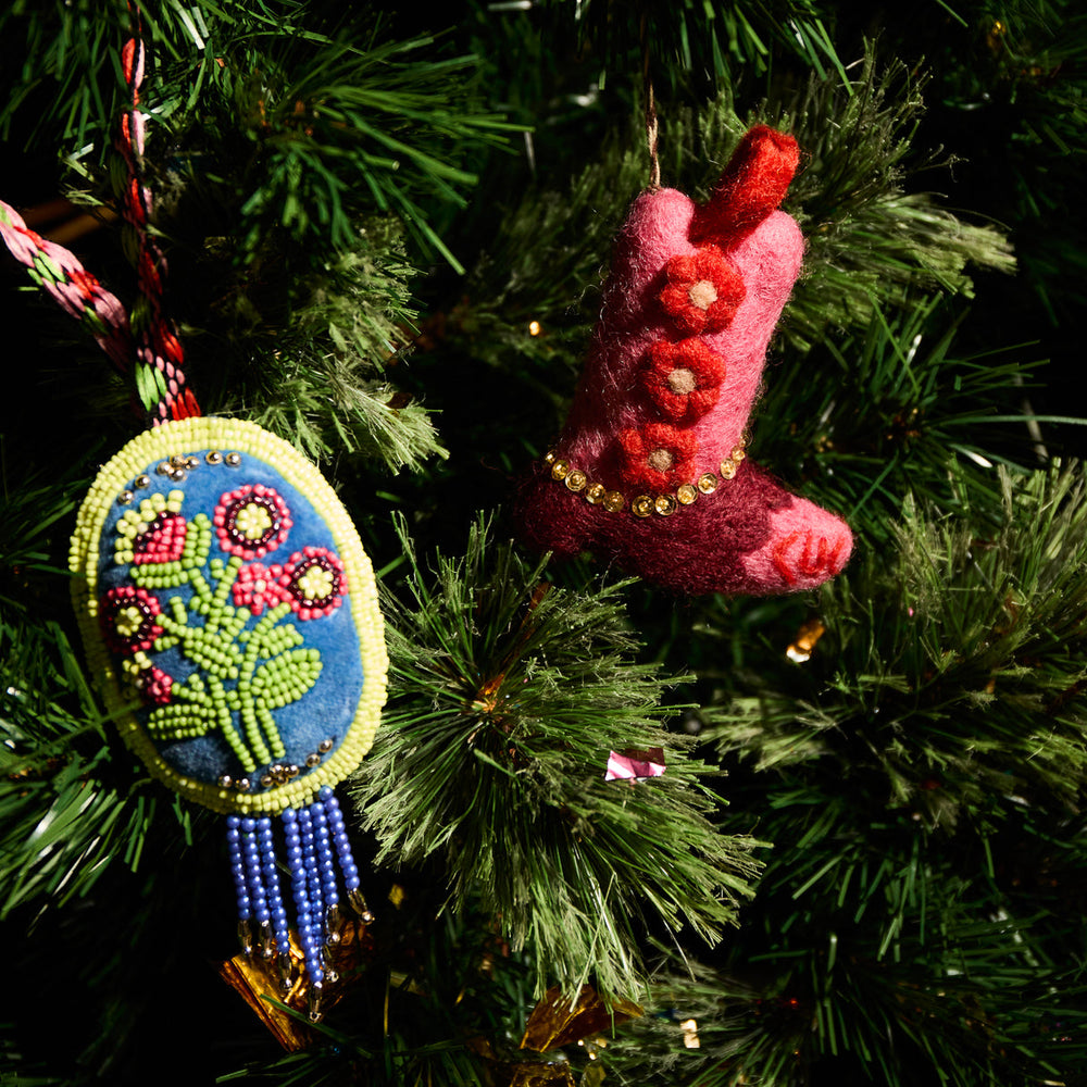 sage-x-clare-nola-boot-decoration
