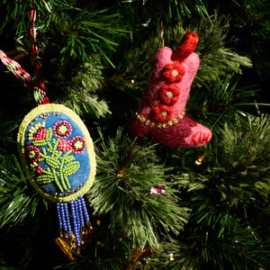 sage-x-clare-nola-boot-decoration