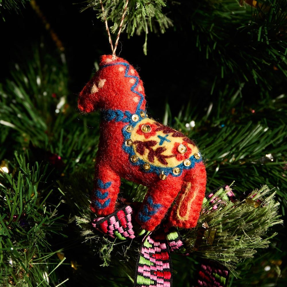 sage-x-clare-dallas-horse-decoration